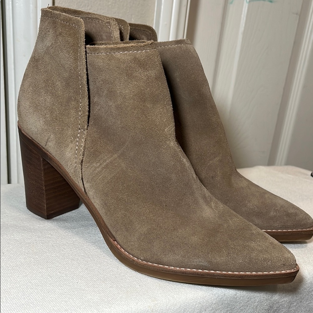 Dolce Vita Tan Ankle Booties with Elastic Panels and Stacked Heel